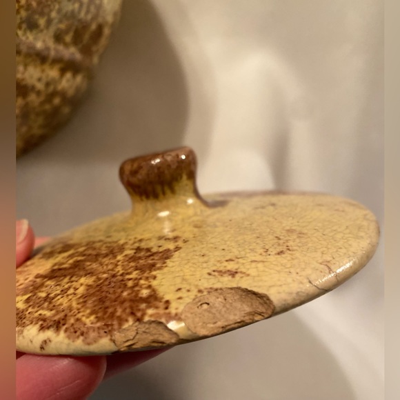 Vintage Gonder 8.5" Yellow & Brown Drip/Sponge P-24 U.S.A Swirl Round Cookie Jar - Picture 6 of 12